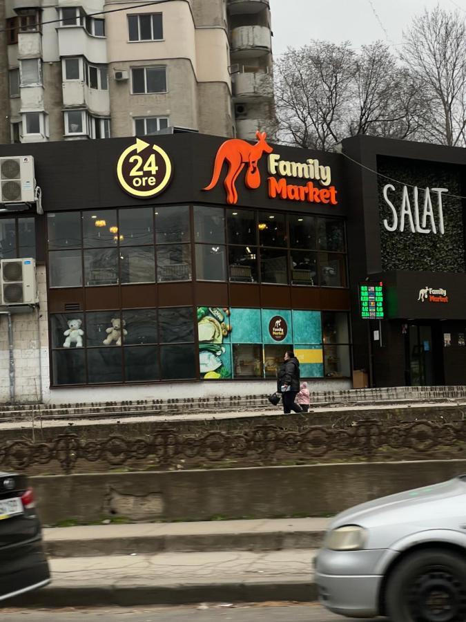 Hi-Tech Aparts Chisinau Bagian luar foto