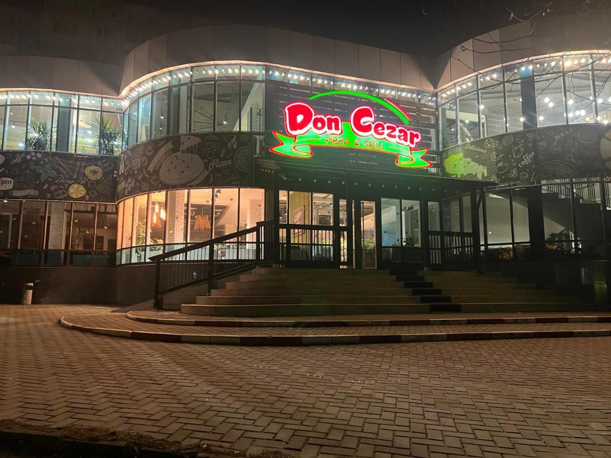 Hi-Tech Aparts Chisinau Bagian luar foto