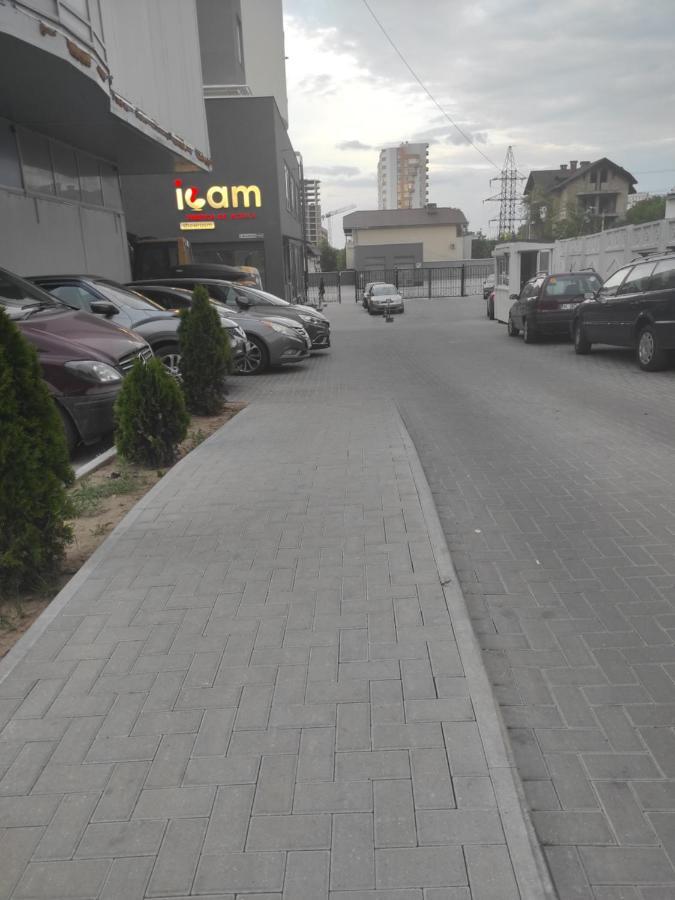 Hi-Tech Aparts Chisinau Bagian luar foto